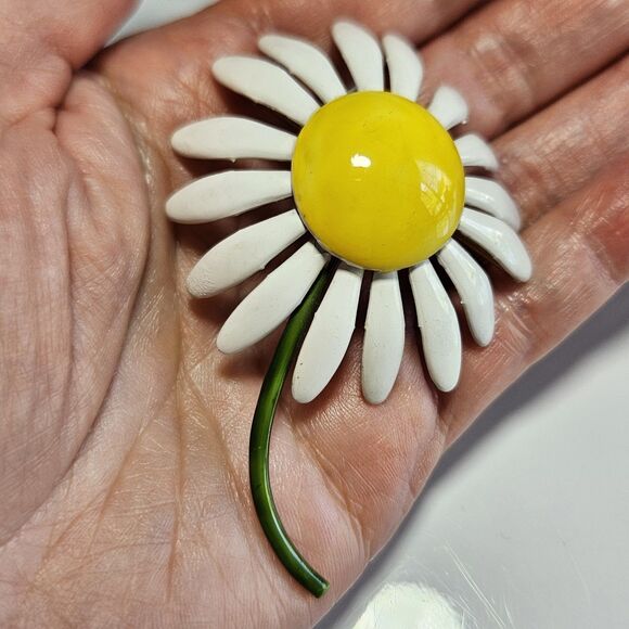 **Sale** Vintage Original By Robert Yellow White And Green Daisy Metal Brooch - Picture 1 of 10